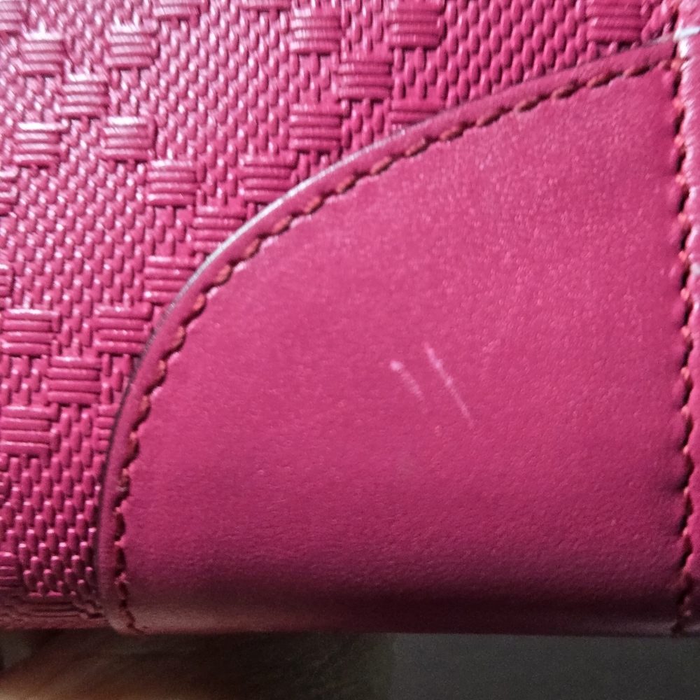 Gucci Pink Diamante Leather Zip Around Wallet. Very Clean, Very Good. - Picture 11 of 13